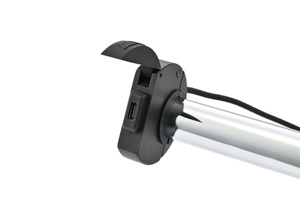 Daytona Źródło zasilania z portem USB typu C na smukłej obejmie do montażu na kierownicy motocykla 80400